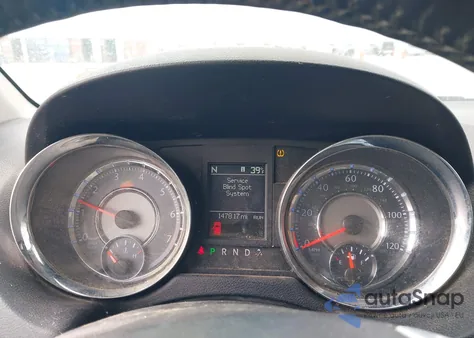 2011 Chrysler Town & Country Touring-L из США, поврежденный, VIN 2A4RR8DG6BR716570